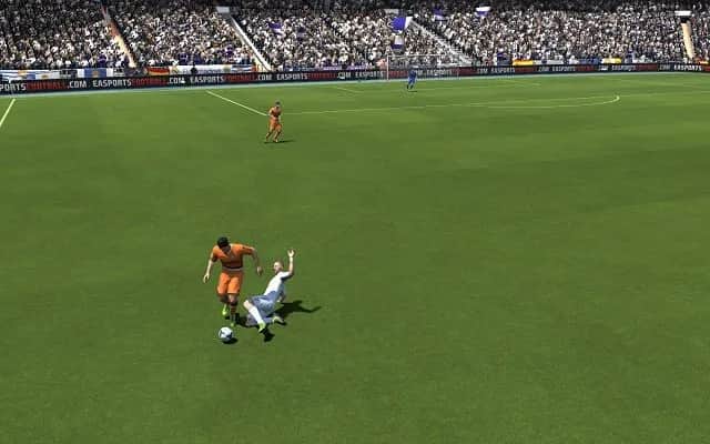 Jak grać w obronie FIFA 22: 7 skutecznych technik i taktyk